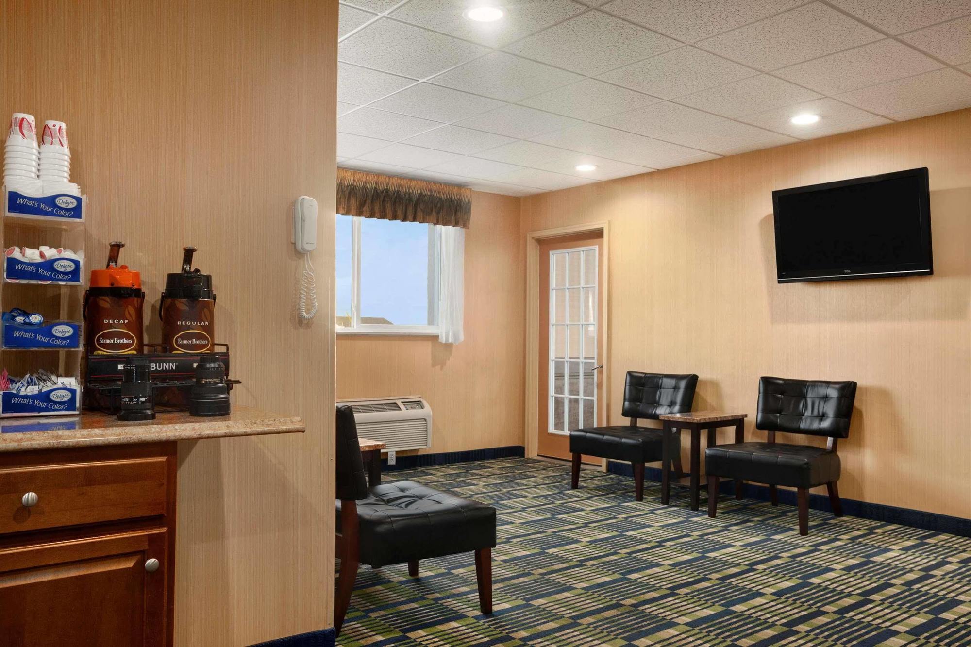 Fairbridge Inn Express Buffalo Airport Williamsville Exterior photo