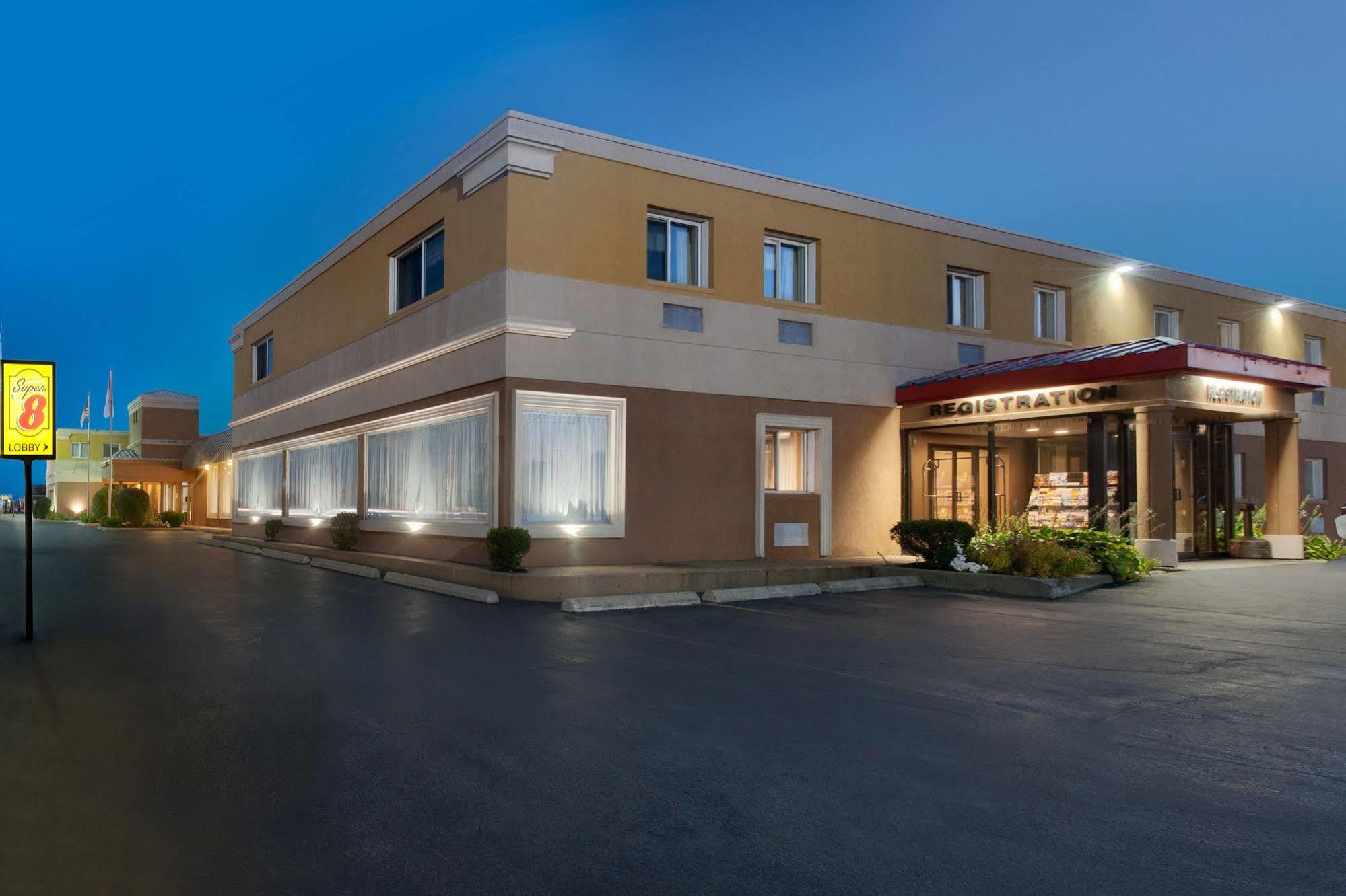 Fairbridge Inn Express Buffalo Airport Williamsville Exterior photo